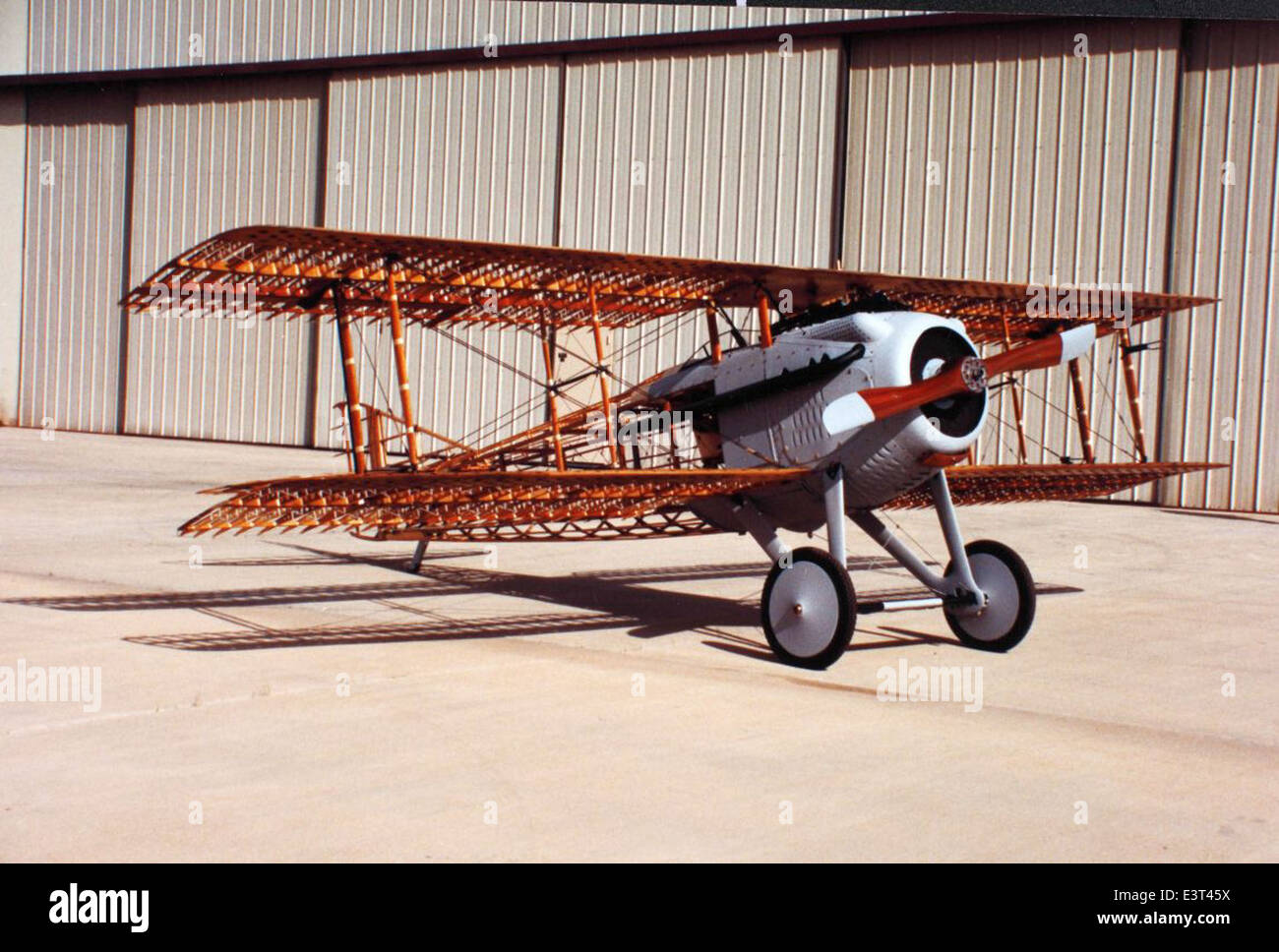 Le SPAD VII était un avion de chasse de la première Guerre mondiale de construction française connu pour sa vitesse, sa durabilité et son efficacité dans le combat aérien. Il a été largement utilisé par les pilotes alliés pendant la guerre. Banque D'Images