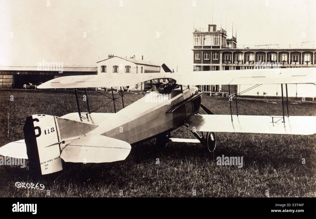 Le SPAD VII, un avion de chasse français utilisé pendant la première Guerre mondiale, était connu pour sa durabilité et son puissant moteur. Il a été largement utilisé par les Alliés et a joué un rôle majeur dans le combat aérien pendant le conflit. Banque D'Images