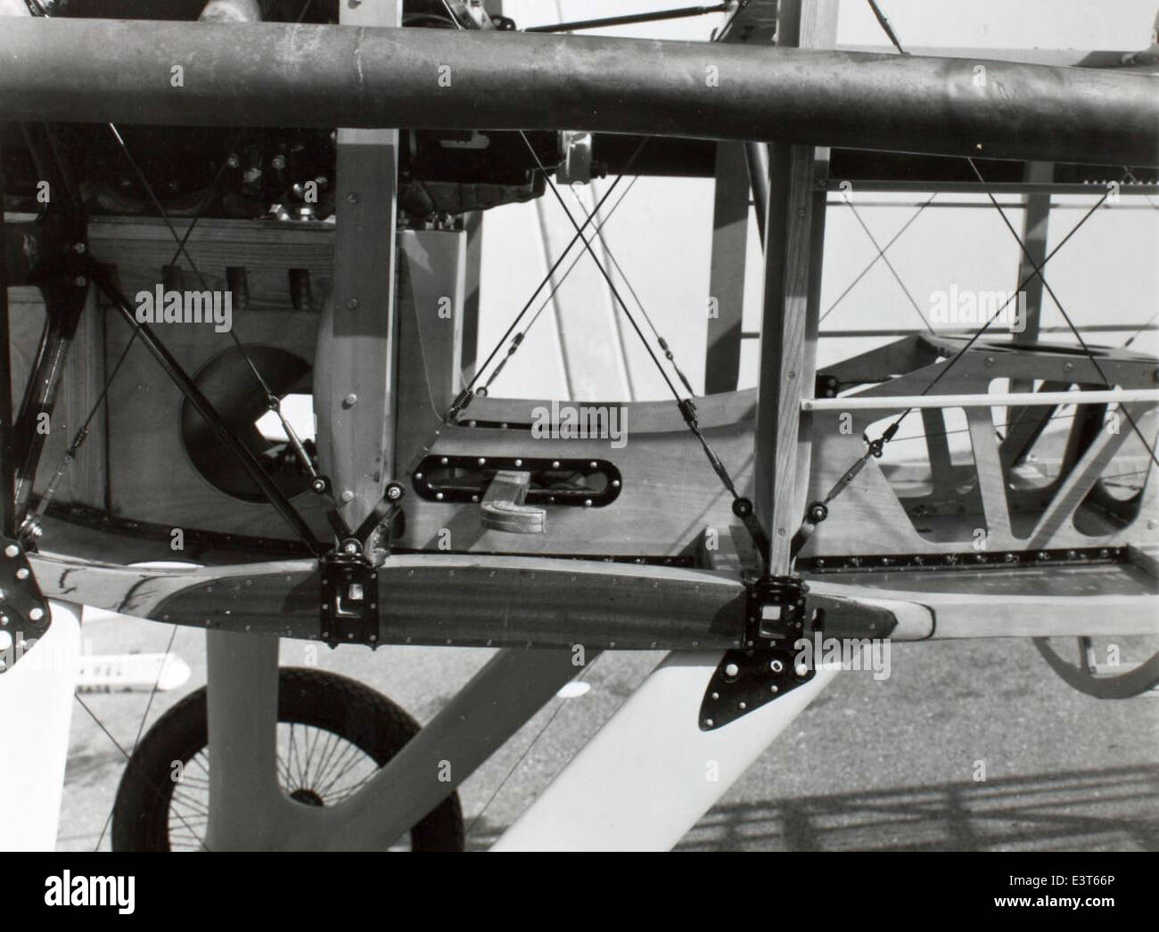 Le SPAD VII était un chasseur biplan français utilisé pendant la première Guerre mondiale. Il était l'un des avions les plus réussis du conflit, connu pour sa vitesse et sa maniabilité. Le SPAD VII a été principalement utilisé par les pilotes français et américains dans la dernière partie de la guerre. Banque D'Images