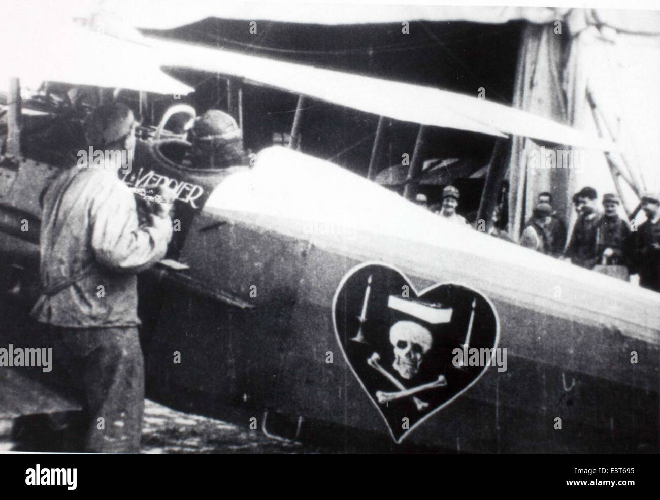 Le SPAD XIII, modèle S.12 piloté par l'as français Charles Nungesser, était un avion de chasse important pendant la première Guerre mondiale. L'utilisation tactique du SPAD XIII par Nungesser a contribué à définir son héritage dans le combat aérien. Banque D'Images