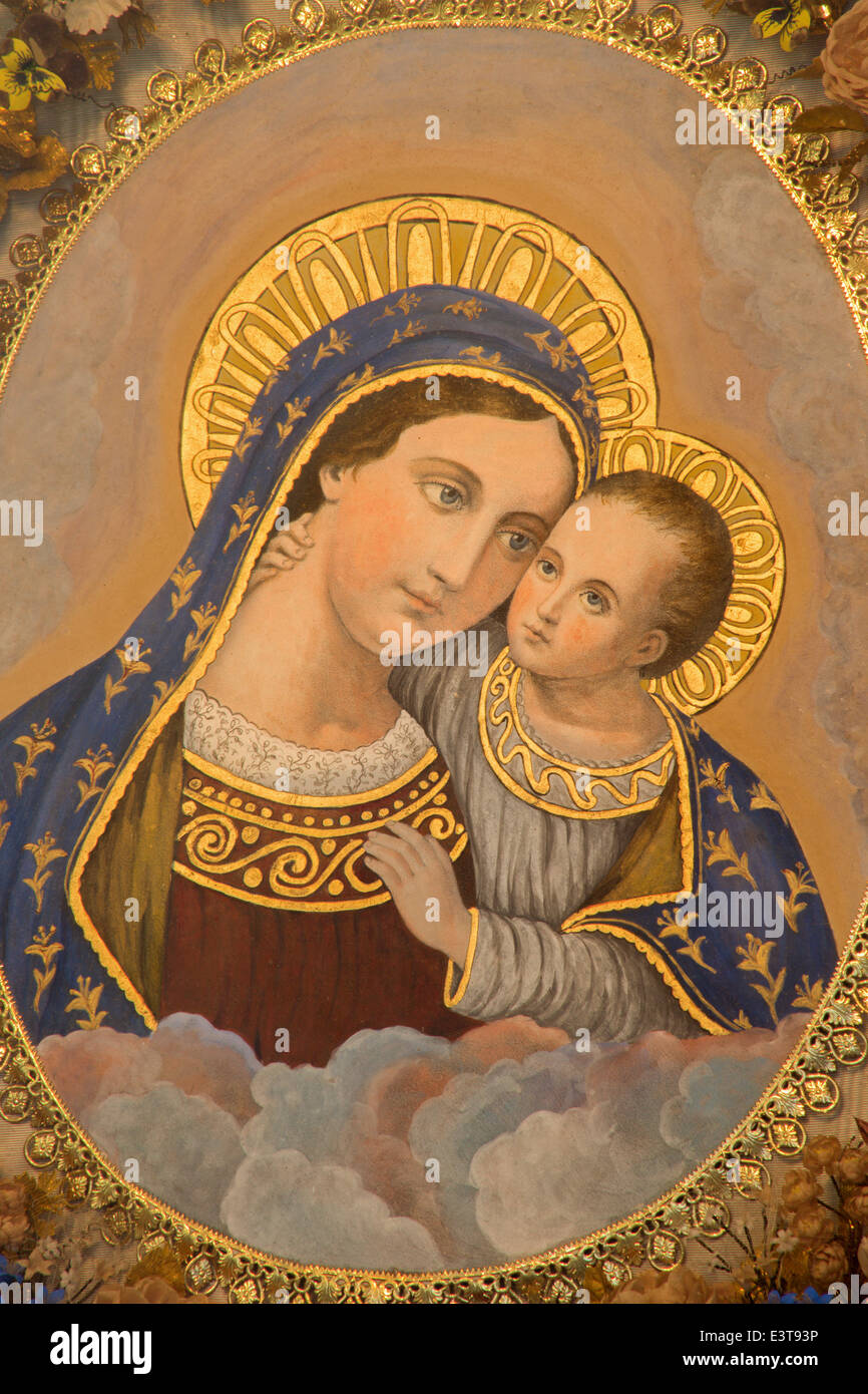 Malines, Belgique - 14 juin 2014 : Madonna à partir de la st. Katharine église ou Katharinakerk. Banque D'Images
