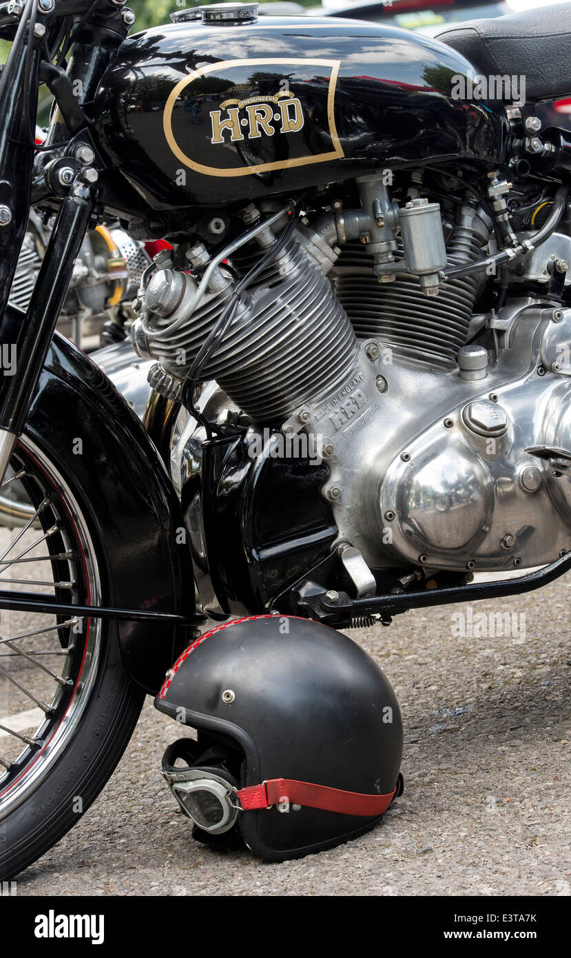 Vincent HRD Vintage Motorcycle et casque et lunettes. Classic british bike Banque D'Images