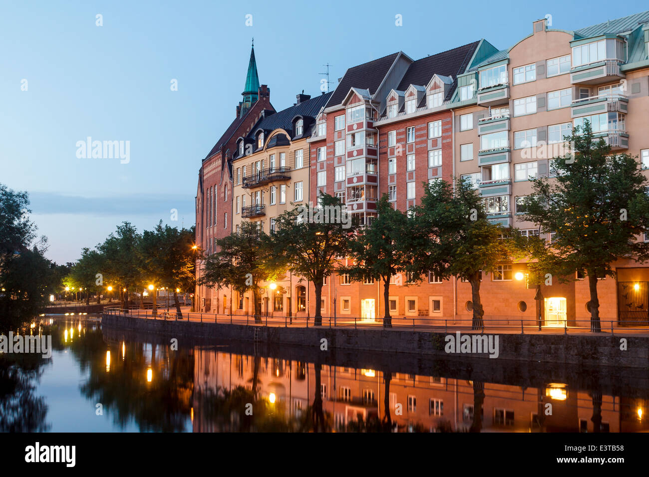 Nuits blanches dans la ville suédoise Banque D'Images