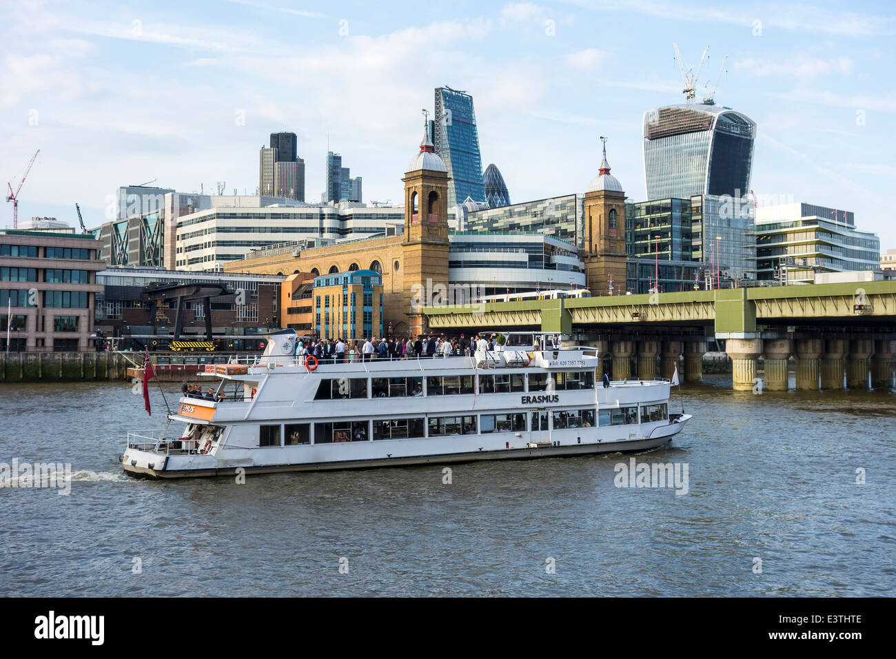 Tamise La Ville Cannon Street Station River Tour London Banque D'Images
