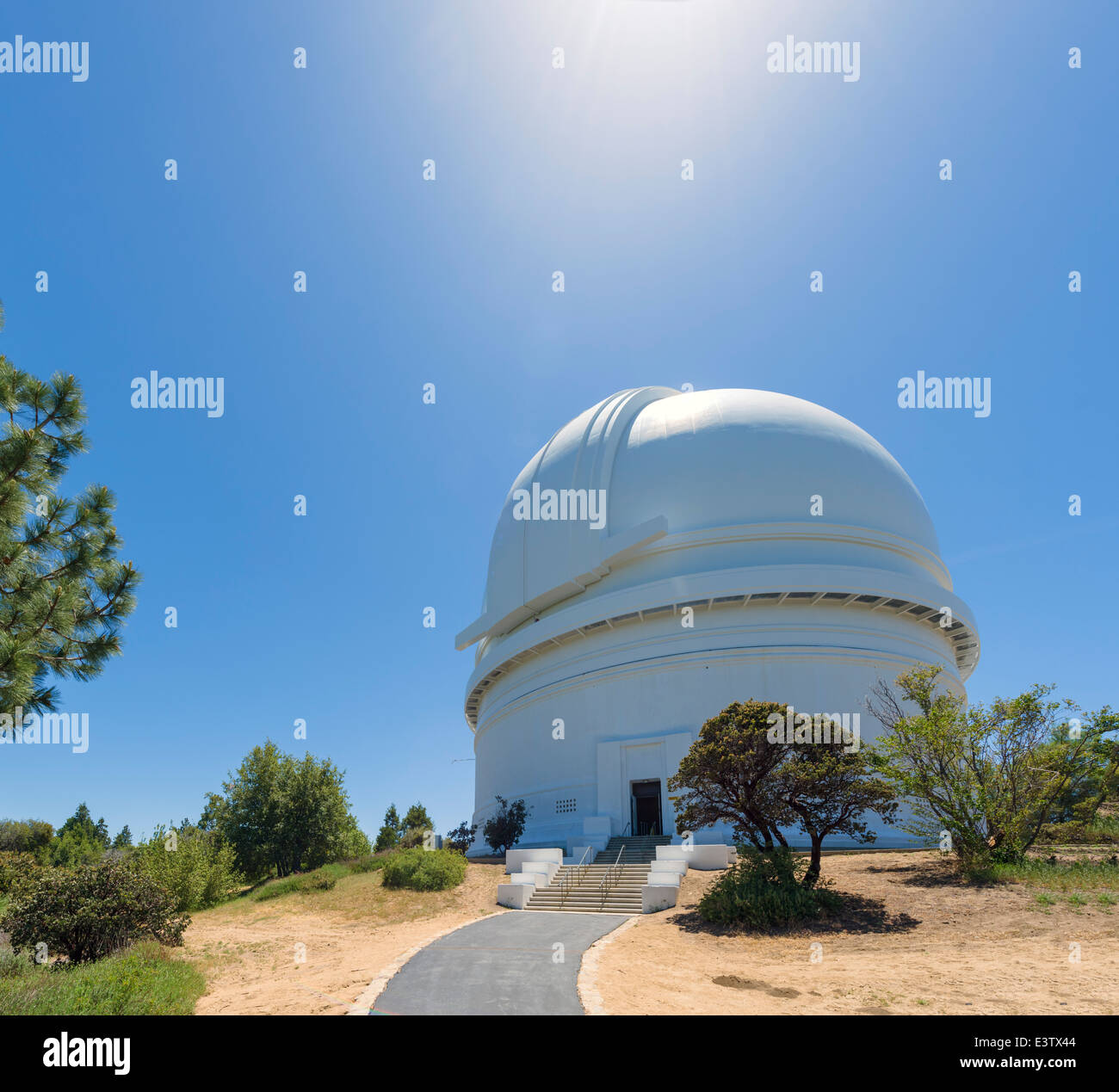 Le dôme de la 200 in télescope Hale à l'Observatoire du Mont Palomar, San Diego County, Californie, USA Banque D'Images