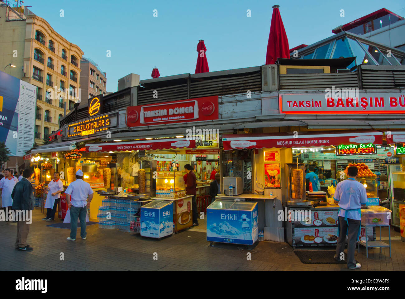 Restaurants Kebab,la place Taksim, Beyoglu, Istanbul, Turquie centrale, l'Eurasie Banque D'Images