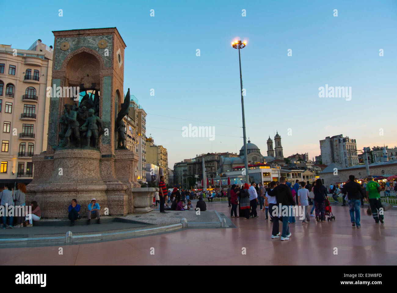 La place Taksim, Beyoglu, Istanbul, Turquie centrale, l'Eurasie Banque D'Images