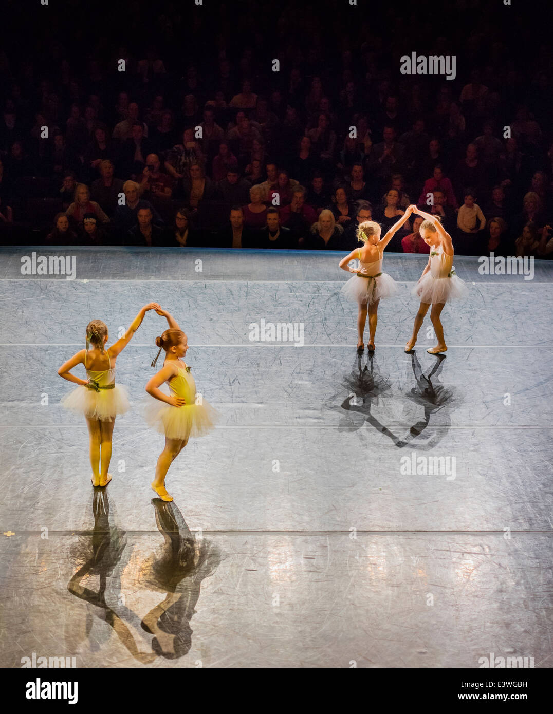 Spectacle de danse pendant le Festival des enfants, Reykjavik, Islande Banque D'Images