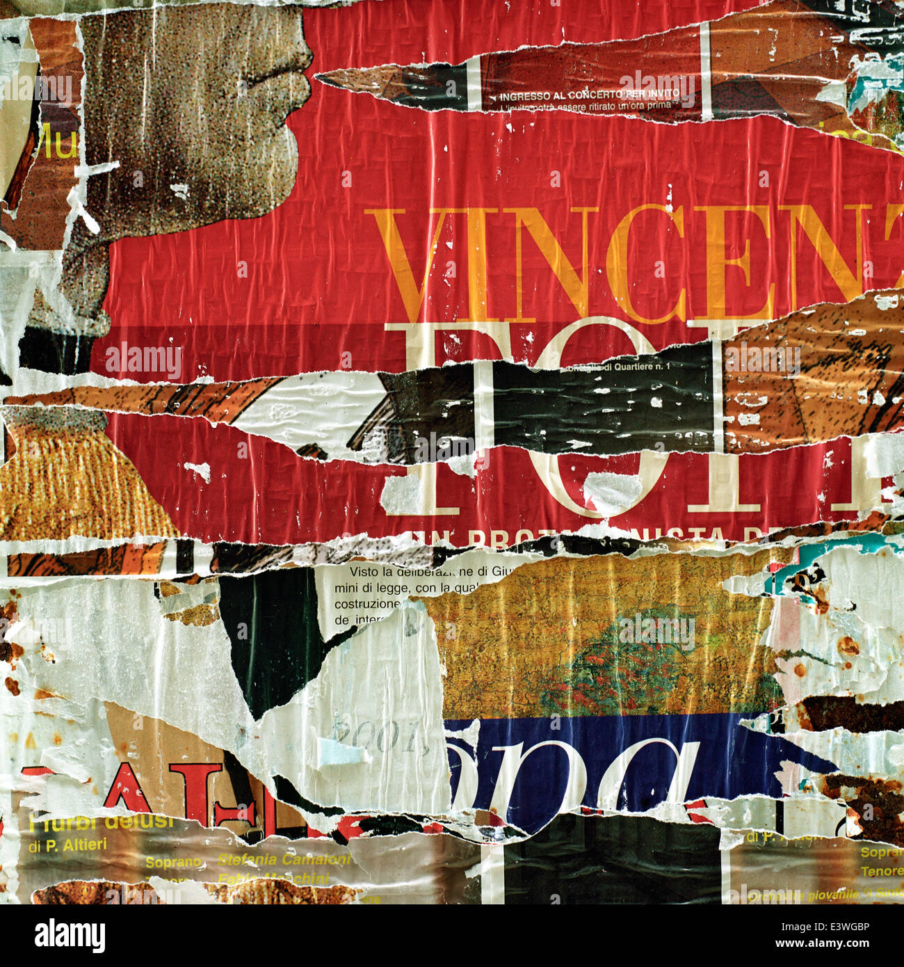 L'affiche déchirée avec profil de l'homme à Venise Italie - Vincenzo Banque D'Images