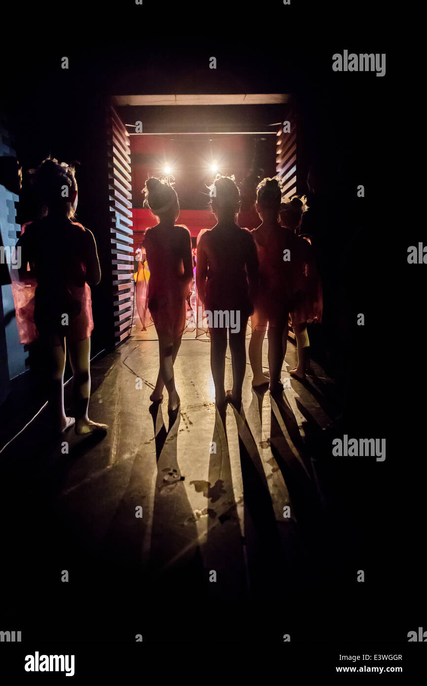 Spectacle de danse pendant le Festival des enfants, Reykjavik, Islande Banque D'Images
