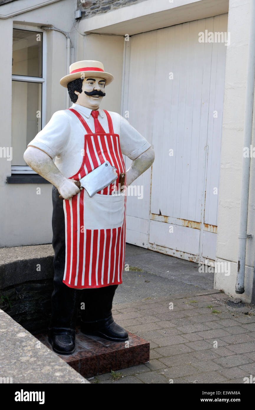 Mannequin bouchers bouchers enseigne à l'extérieur du shopping à Crymych, Pembrokeshire, UK Banque D'Images