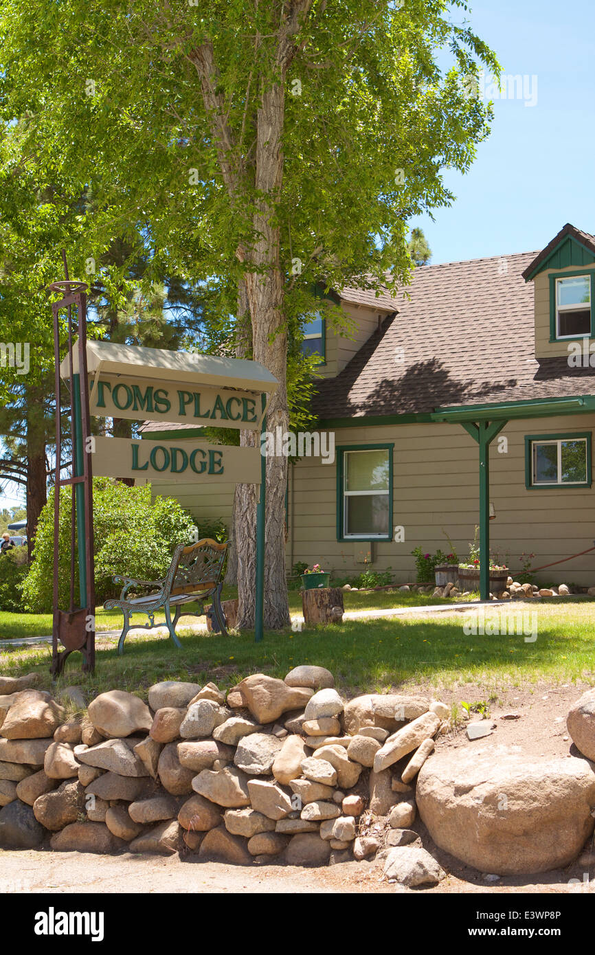 Toms place lodge dans les montagnes de la Sierra Nevada de Californie Banque D'Images