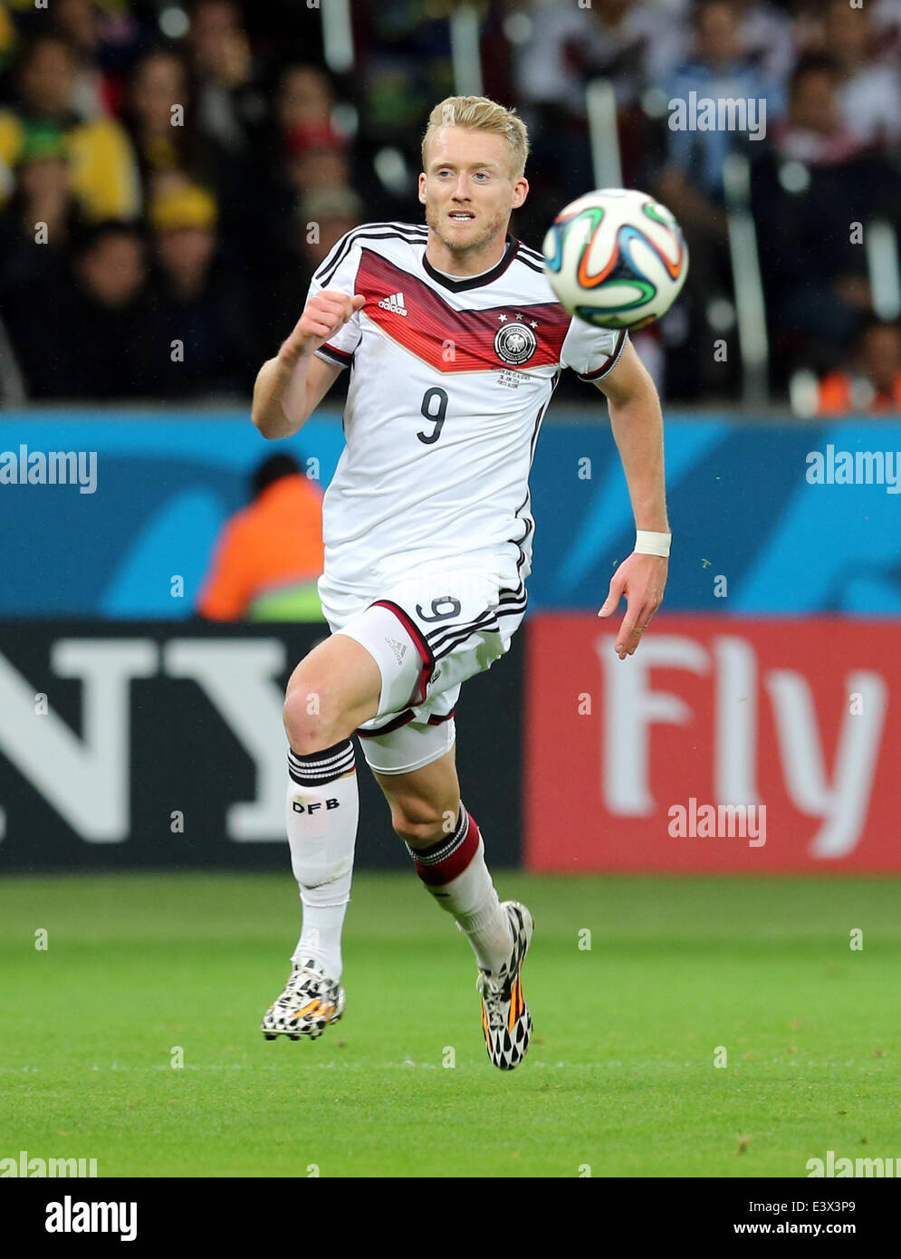 Porto Alegre, Brésil. 30 Juin, 2014. 2ème tour de la Coupe du monde. L'Allemagne contre l'Algérie. Crédit Schuerrle : Action Plus Sport/Alamy Live News Banque D'Images