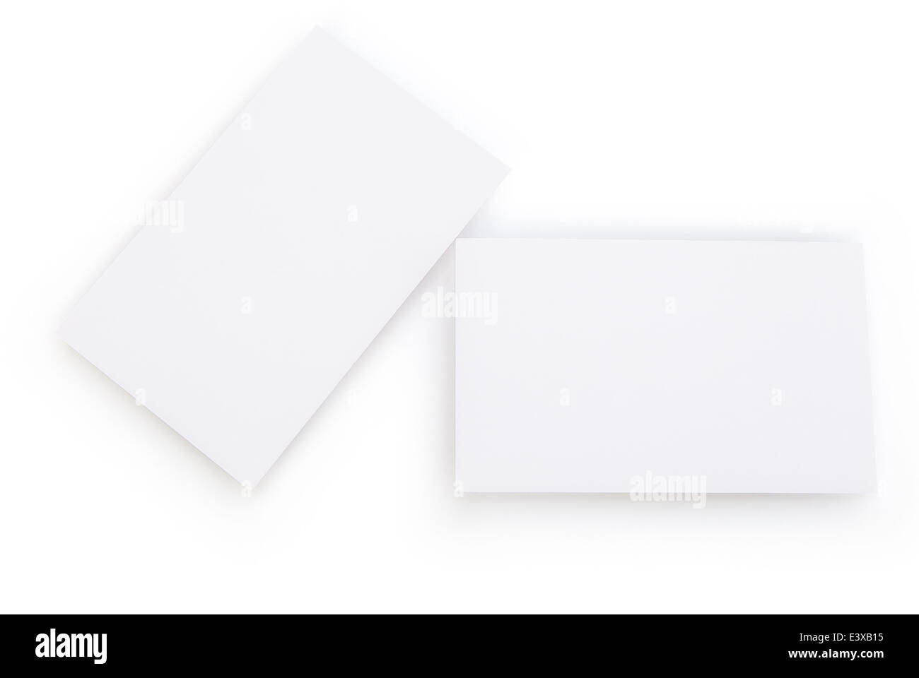 Cartes d'affaires en blanc sur blanc avec clipping path Banque D'Images