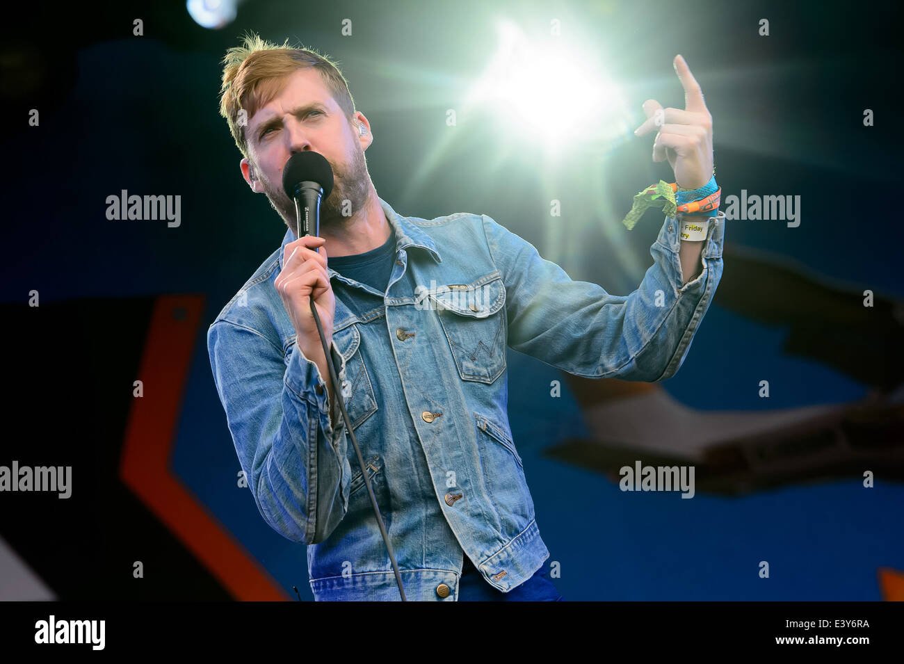 Ricky Wilson du Kaiser Chiefs effectue à Glastonbury music festival, en Angleterre, le vendredi 27 juin 2014. Banque D'Images
