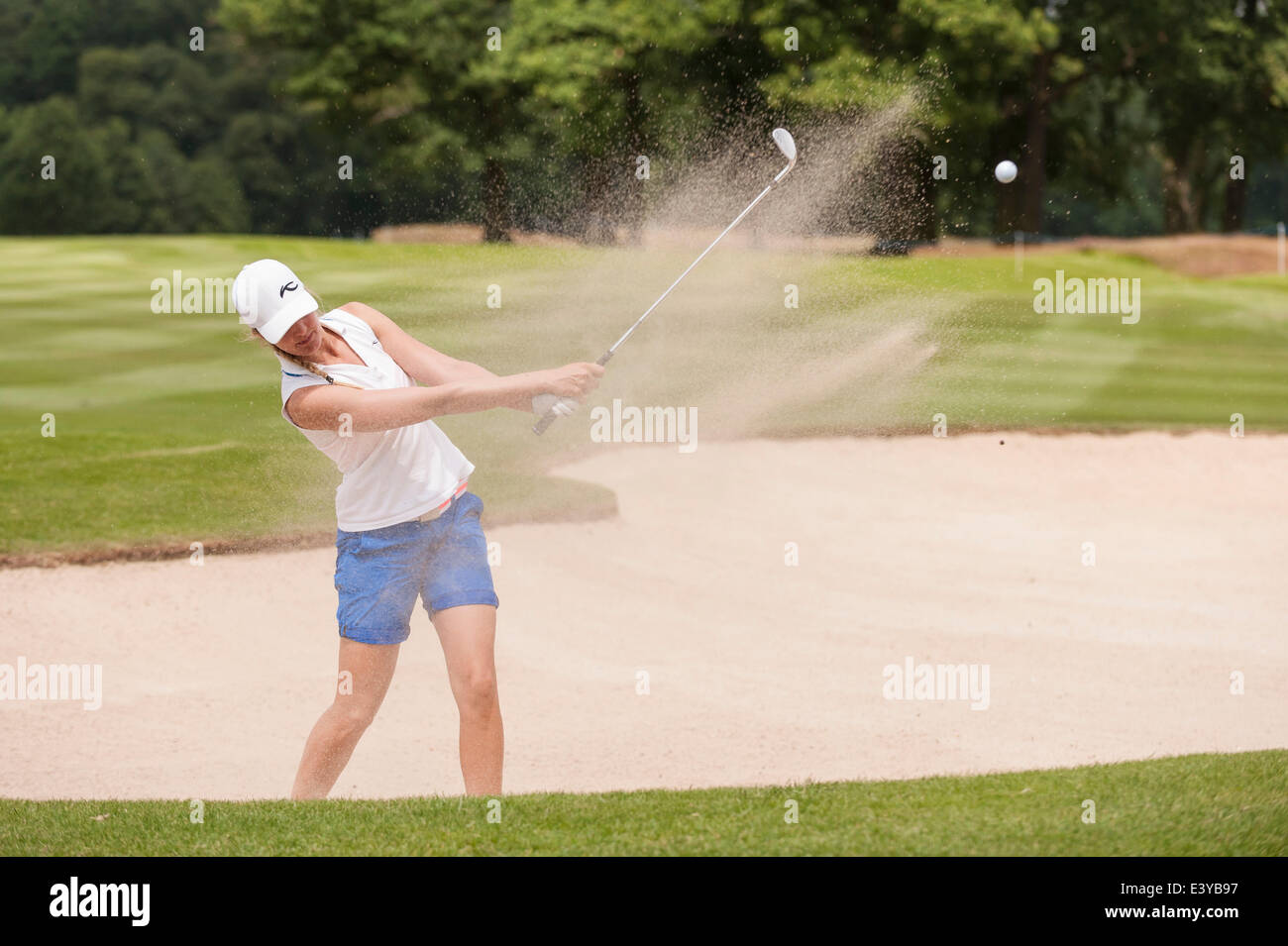 Denham, Londres, Royaume-Uni, 1 juillet 2014. Les fournisseurs d'HANDA Ladies European Masters 2014 - jour de pratique au Buckinghamshire golf club. Un champ de 144 concurrents représentant 33 nationalités différentes avec plus de 300 titres internationaux dans le raccord en t Ladies European Tour's tournoi domicile. Sur la photo : Caroline Martens (Norvège). Crédit : Stephen Chung/Alamy Live News Banque D'Images