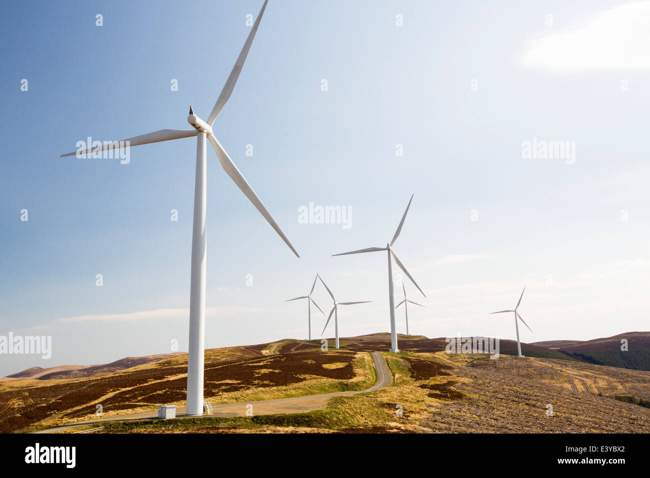 La ferme éolienne de Clyde dans les hautes terres du sud de l'Ecosse près de Biggar. C'est l'un des le plus grand intégrant 152 éoliennes produisant 350 MW et couvre 47 kilomtres carrés Banque D'Images