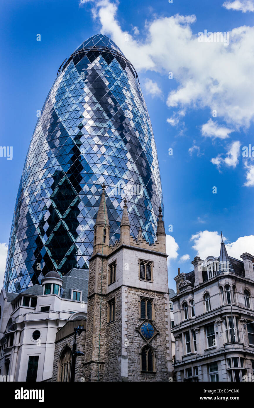 30 St Mary Axe, appelé le Gherkin Banque D'Images