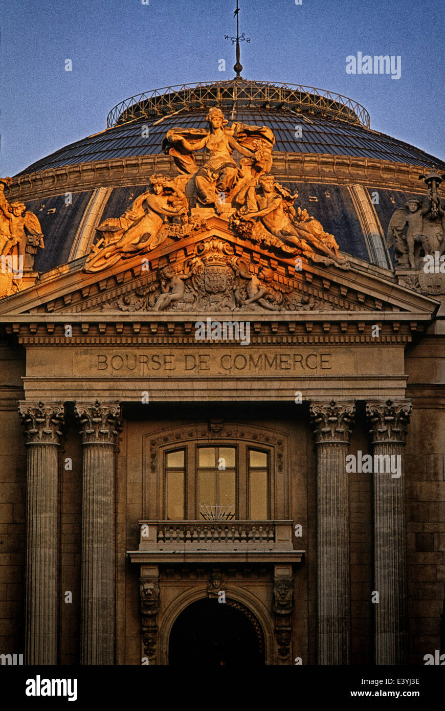Paris Bourse Banque D Image Et Photos Alamy
