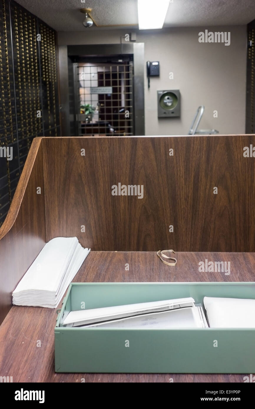 Ouvrir un coffre-fort dans une chambre forte, USA. Banque D'Images