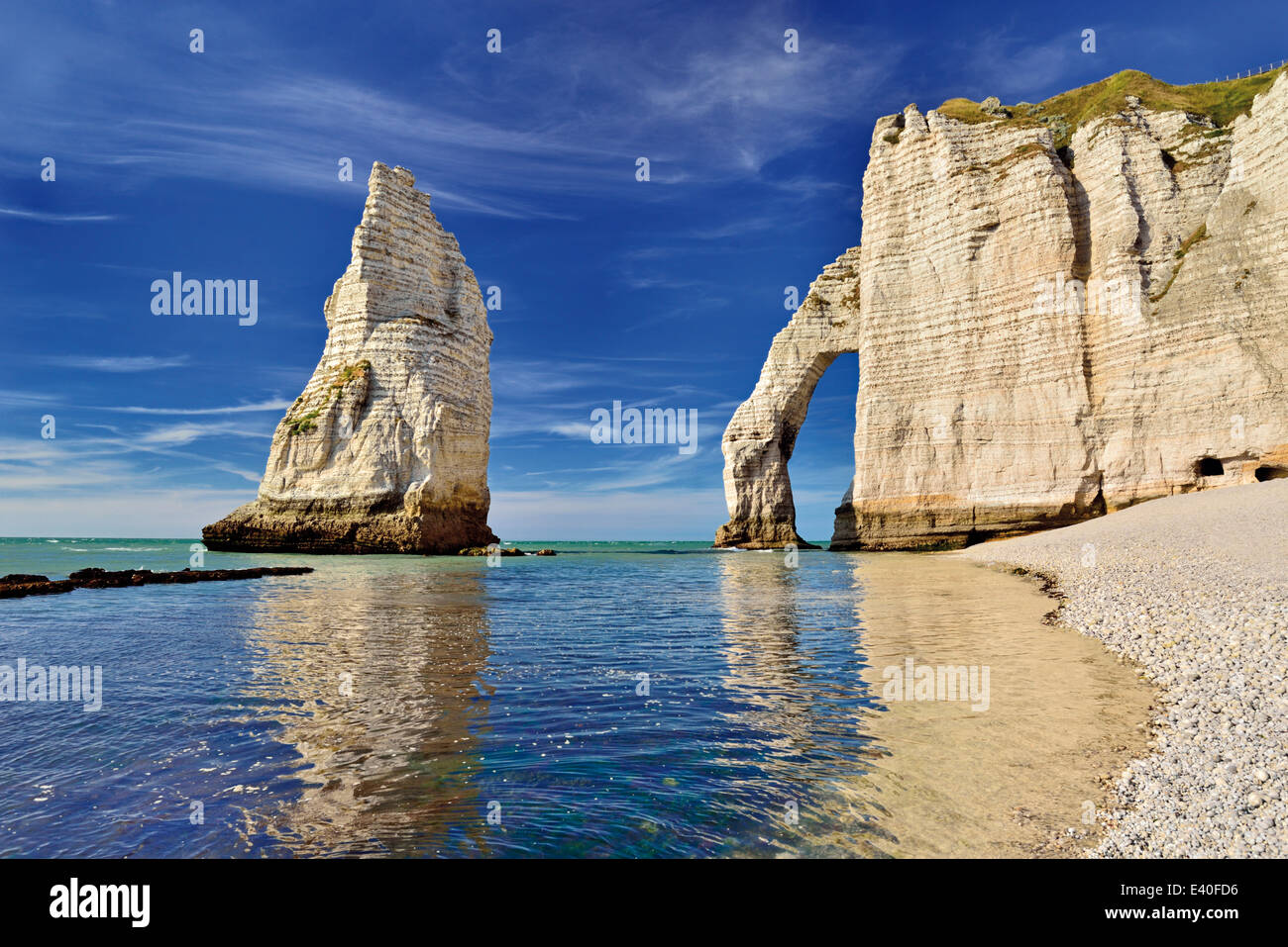 France, Normandie : Rock arc d'Etretat beach Banque D'Images