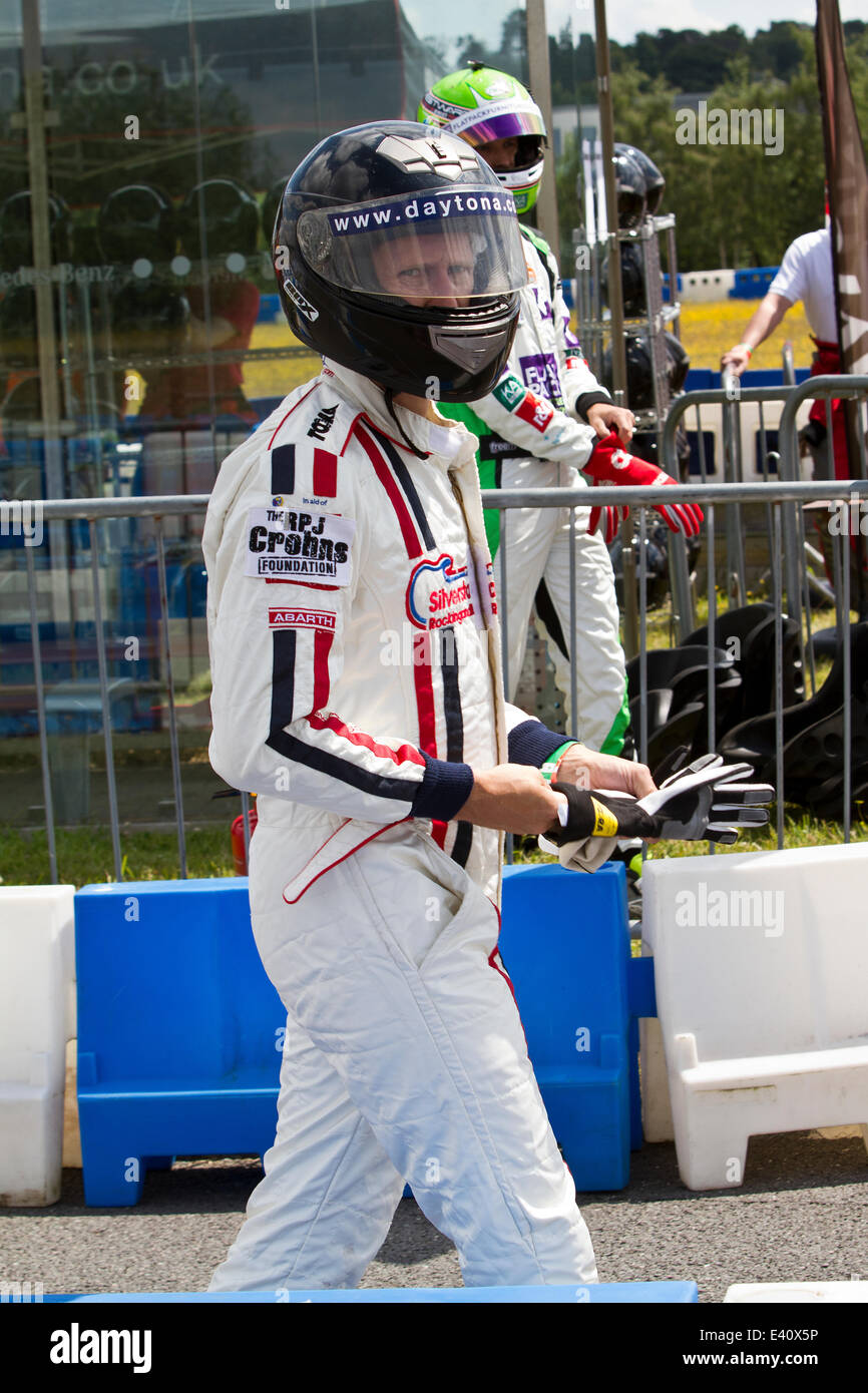 Strictly Come Dancing's Brendan Cole prenant part à au Mercedes-Benz World Karting dans le célèbre circuit de Brooklands, dans le Surrey, la collecte de fonds pour la Fondation Henry Surtees. 01.07.2014 Brooklands Theodore Liasi/Alamy Live News Banque D'Images