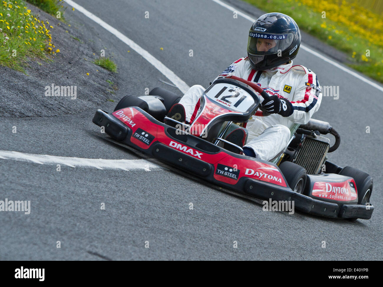 Strictly Come Dancing's Brendan Cole prenant part à au Mercedes-Benz World Karting dans le célèbre circuit de Brooklands, dans le Surrey, la collecte de fonds pour la Fondation Henry Surtees. 01.07.2014 Brooklands Theodore Liasi/Alamy Live News Banque D'Images