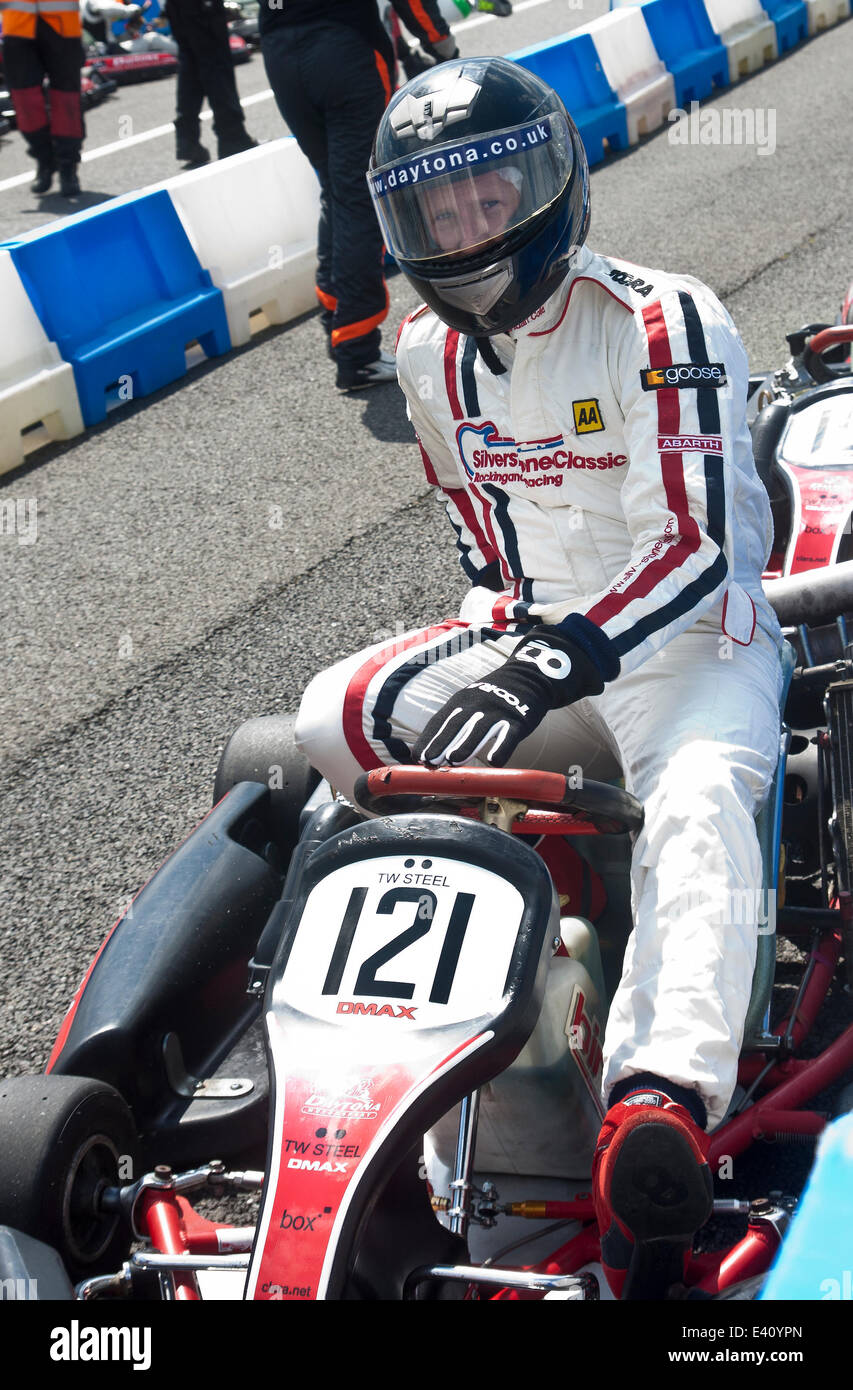 Strictly Come Dancing's Brendan Cole prenant part à au Mercedes-Benz World Karting dans le célèbre circuit de Brooklands, dans le Surrey, la collecte de fonds pour la Fondation Henry Surtees. 01.07.2014 Brooklands Theodore Liasi/Alamy Live News Banque D'Images