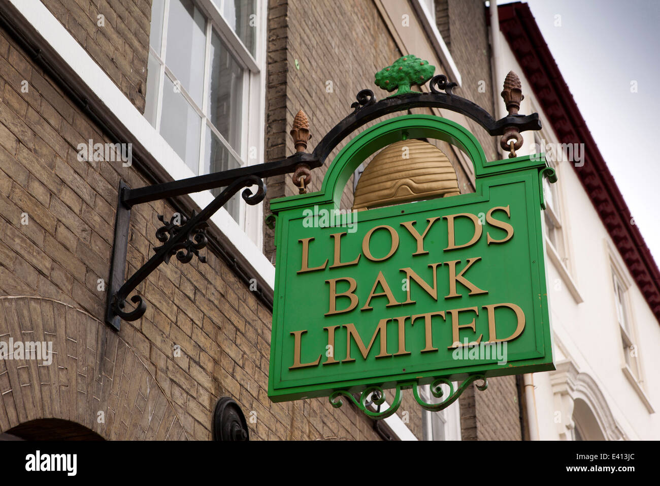 Royaume-uni l'Angleterre, dans le Suffolk, Bury St Edmunds, vieux, Buttermarket Lloyds sign Banque D'Images