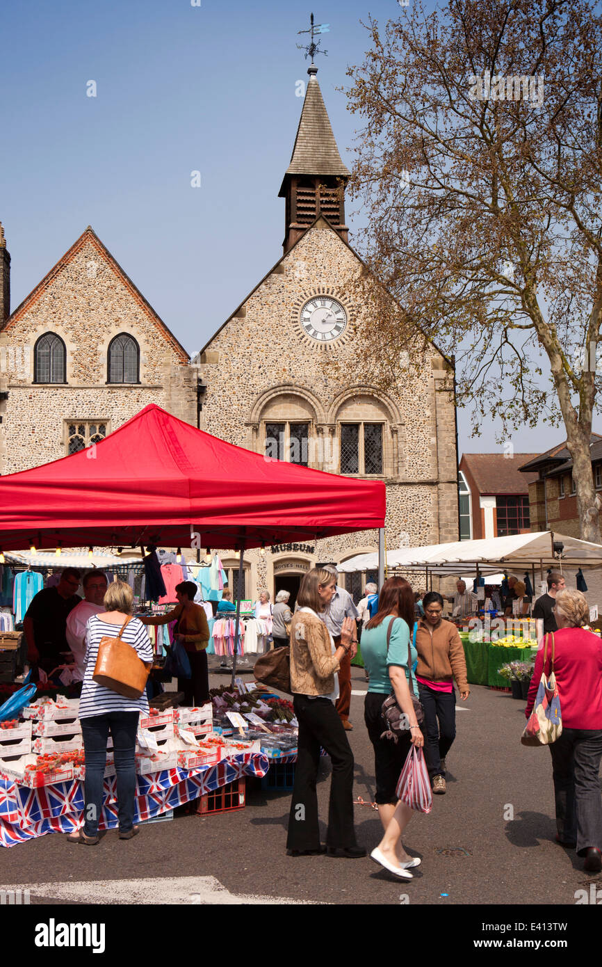 Royaume-uni l'Angleterre, dans le Suffolk, Bury St Edmunds, jour de marché, Sophie's Hall museum Banque D'Images