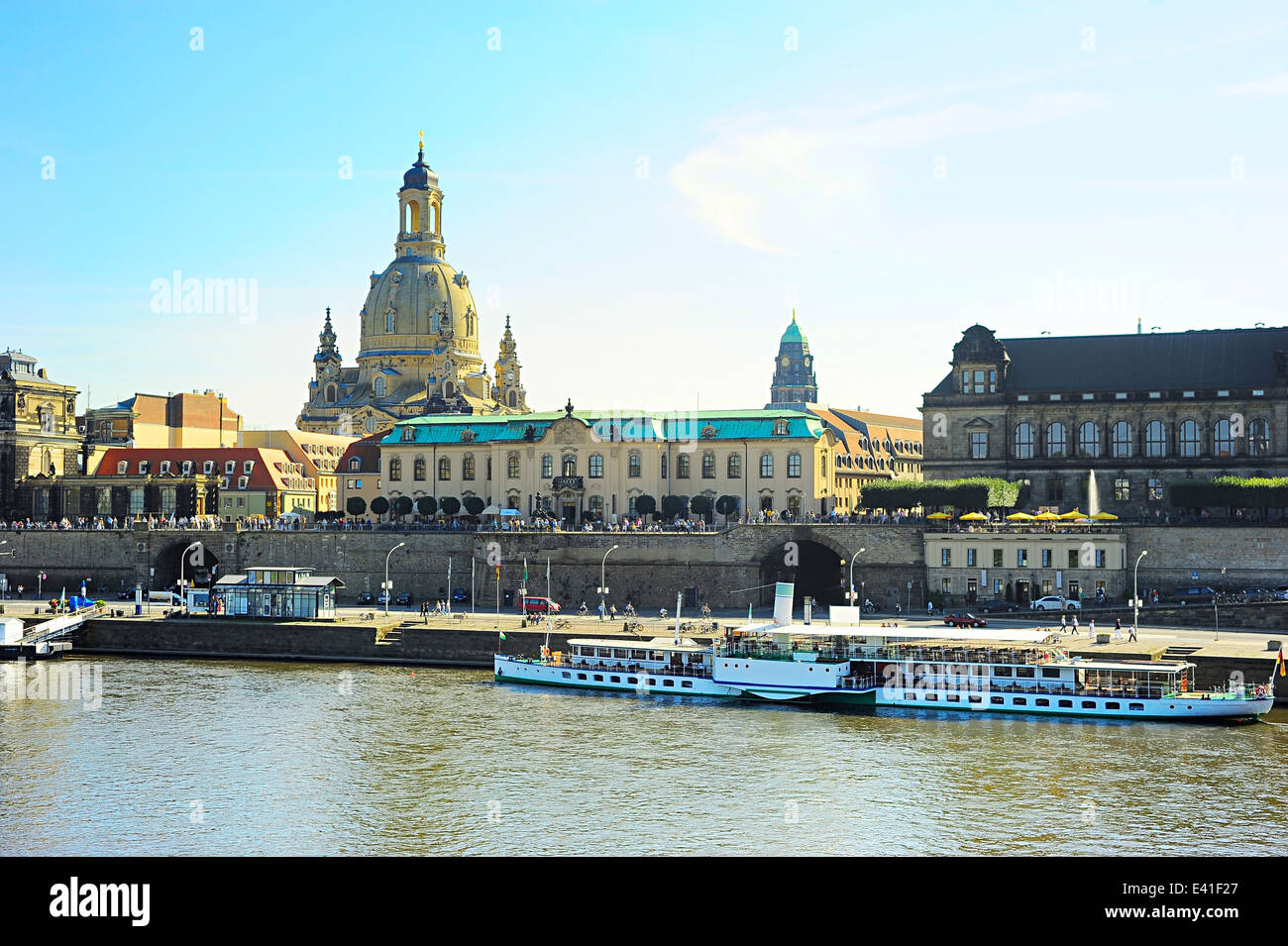 Paysage urbain de la vieille ville de Dresde et l'Elbe. Allemagne Banque D'Images