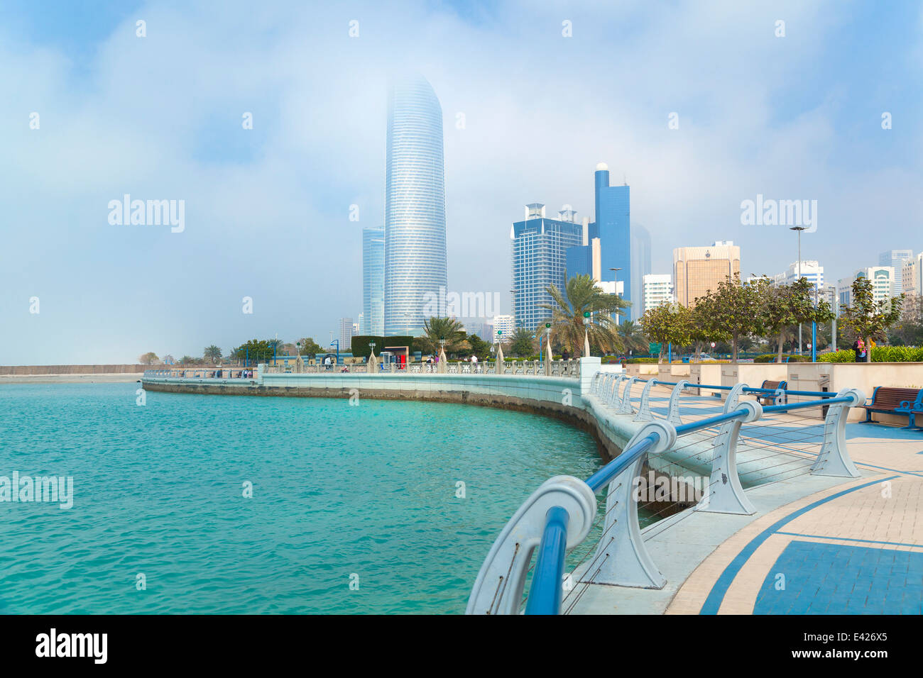 Centre-ville d'Abu Dhabi, Landmark Tower, Tour Baynunah, Emirats Arabes Unis Banque D'Images