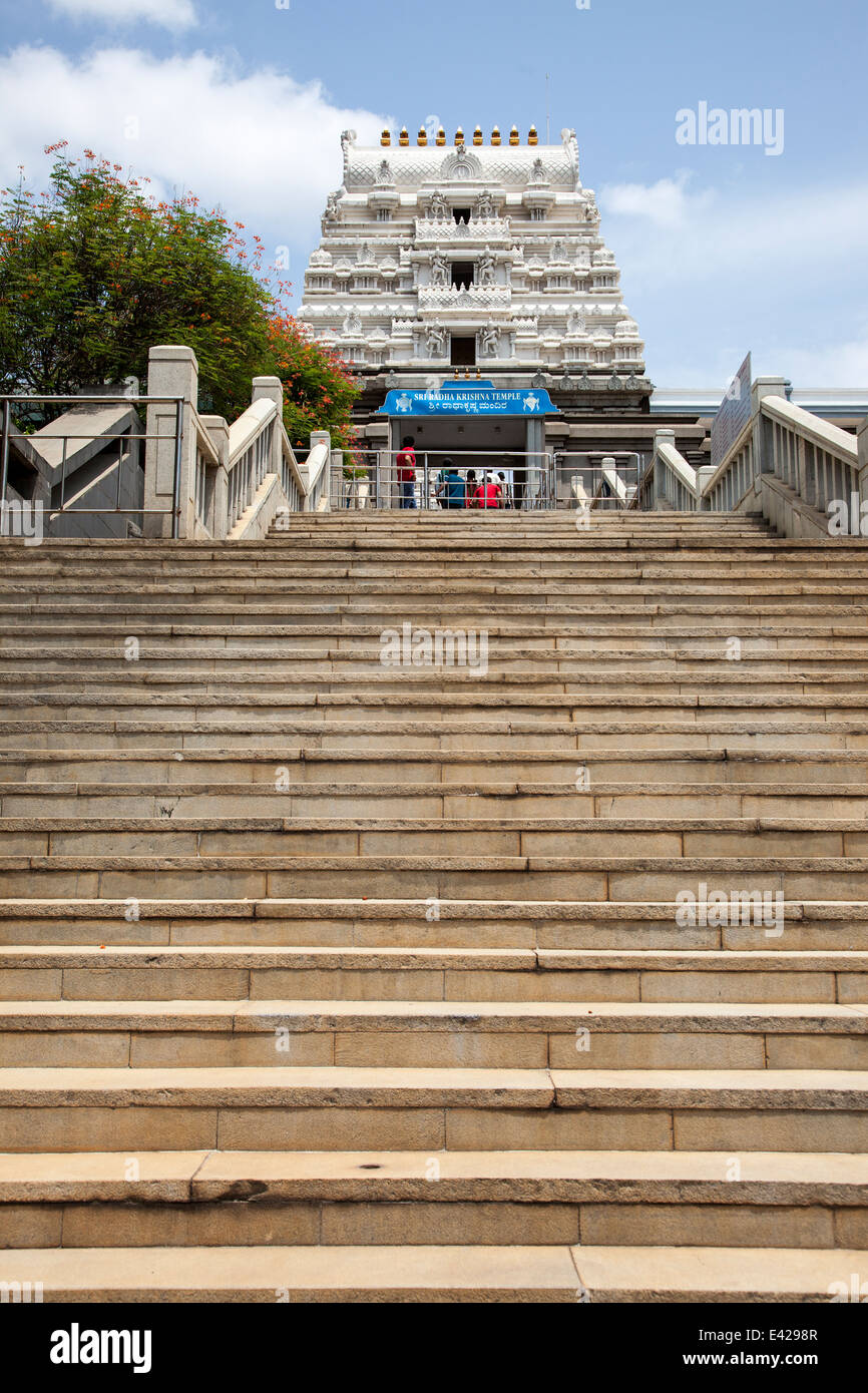 Entrée au Temple ISKCON Bangalore Banque D'Images