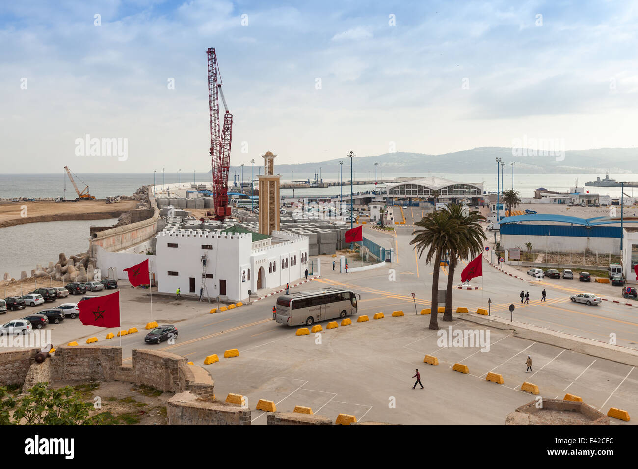 Tanger, Maroc - Mars 22, 2014 : Nouveau terminaux de passagers en construction au Port de Tanger, l'Afrique Banque D'Images