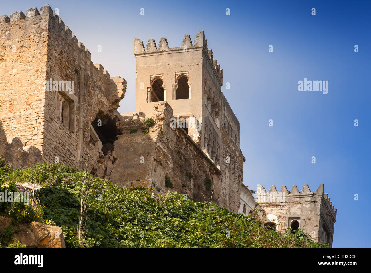 L'ancienne forteresse en ruines dans la région de Medina de Tanger, Maroc Banque D'Images