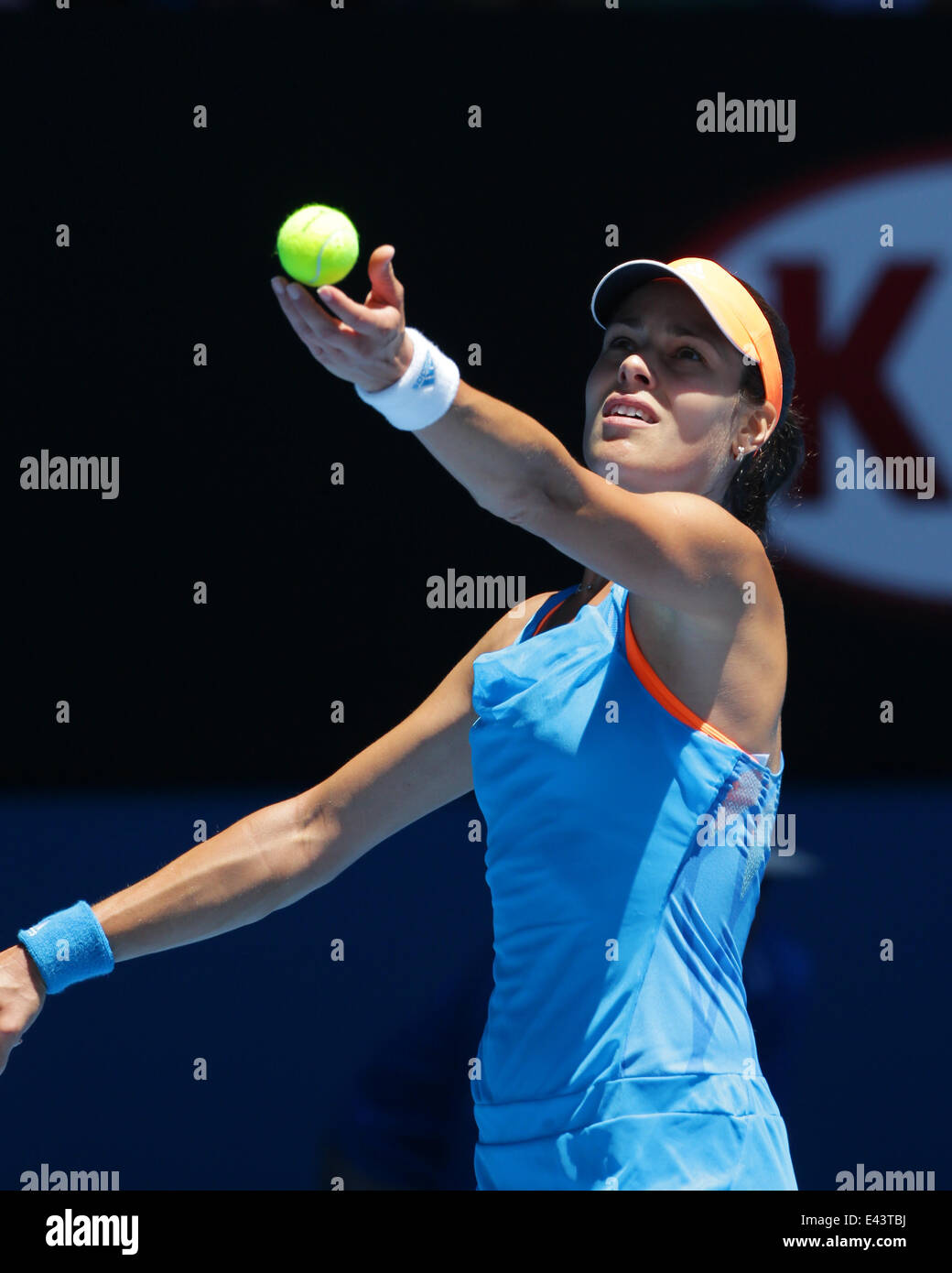 Australian Open Tennis 2014 à la Rod Laver Arena - Eugenie BOUCHARD (Can) a battu Ana Ivanovic (SRB) dans trois ensembles comprend : Ana Ivanovic Où : Melbourne, Australie Quand : 21 Jan 2014 Banque D'Images