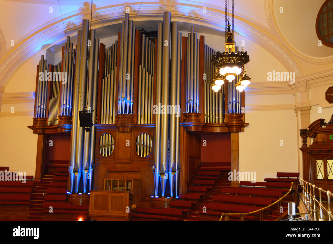 L'orgue dans l'église Banque D'Images