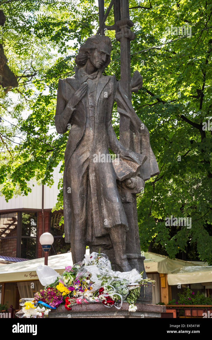 Statue de Mihai Eminescu, poète romantique roumain, à Tchernivtsi, Ukraine, région de Bucovine Banque D'Images