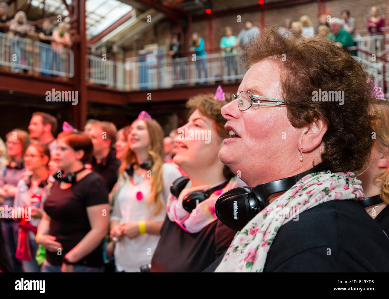 Les participants bénéficient d'Rudelsingen "joyeux", se réunissant pour chanter à "Extraschicht" - la nuit de la culture industrielle annuel Banque D'Images