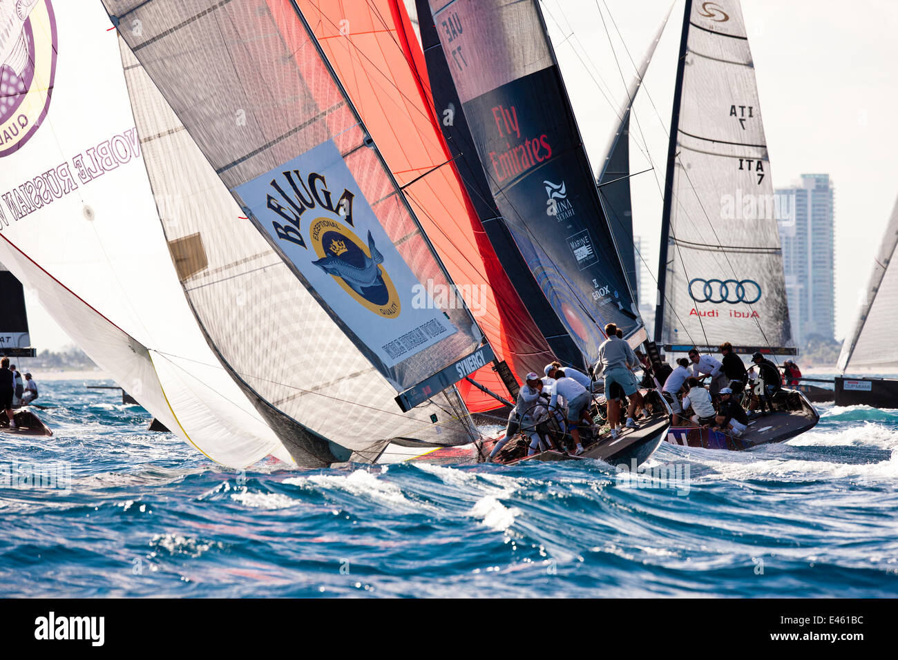 Au cours de la compétition du circuit RC44 à Miami. Floride, USA, décembre 2010. Tous les non-usages de rédaction doivent être effacés individuellement. Banque D'Images