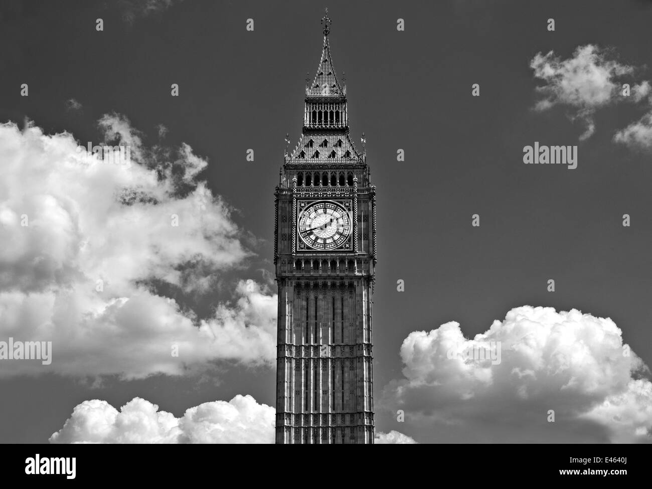 Le magnifique Elizabeth Tower qui contient de Big Ben à Londres. Banque D'Images