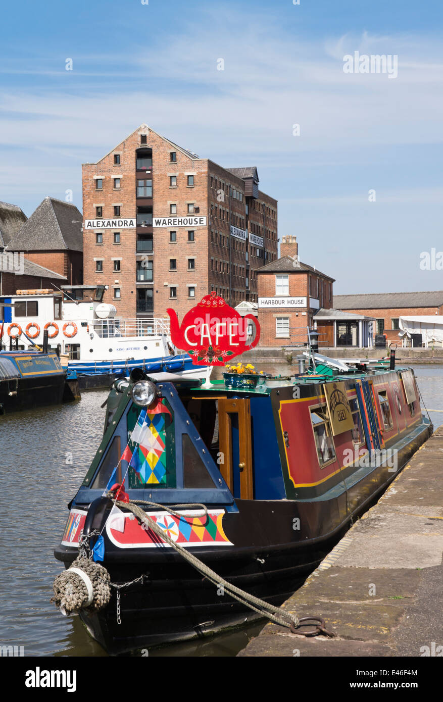 La ville de Gloucester docks historiques le bateau étroit cafe Banque D'Images