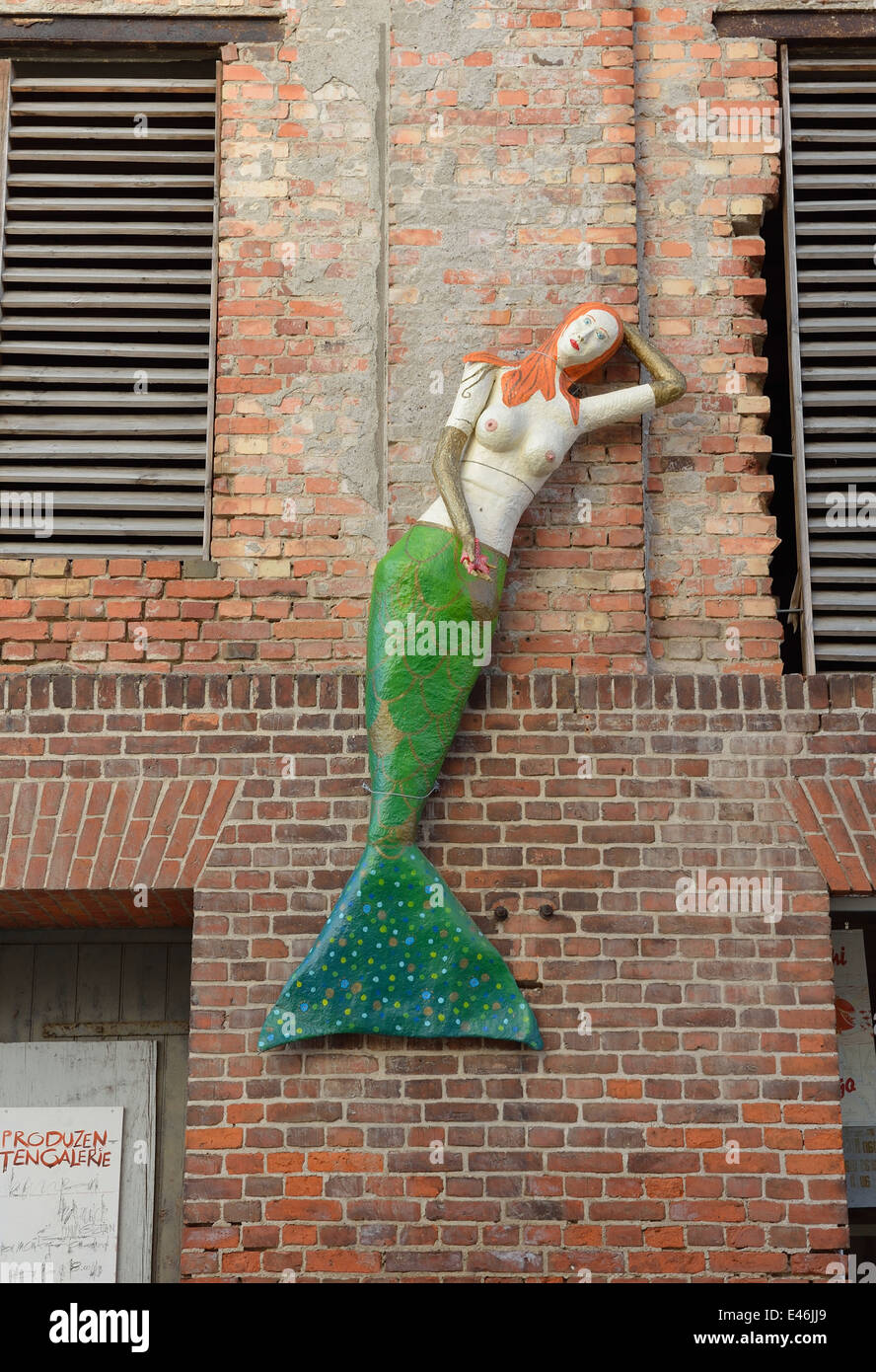 La figure de Mermaid Quay Hansa Hafenstrasse bord de Stralsund en Allemagne Banque D'Images