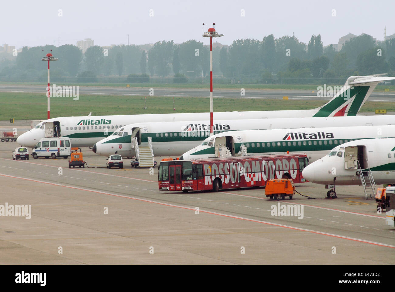 De l'aéroport Linate de Milan (Italie), les avions d'Alitalia Banque D'Images