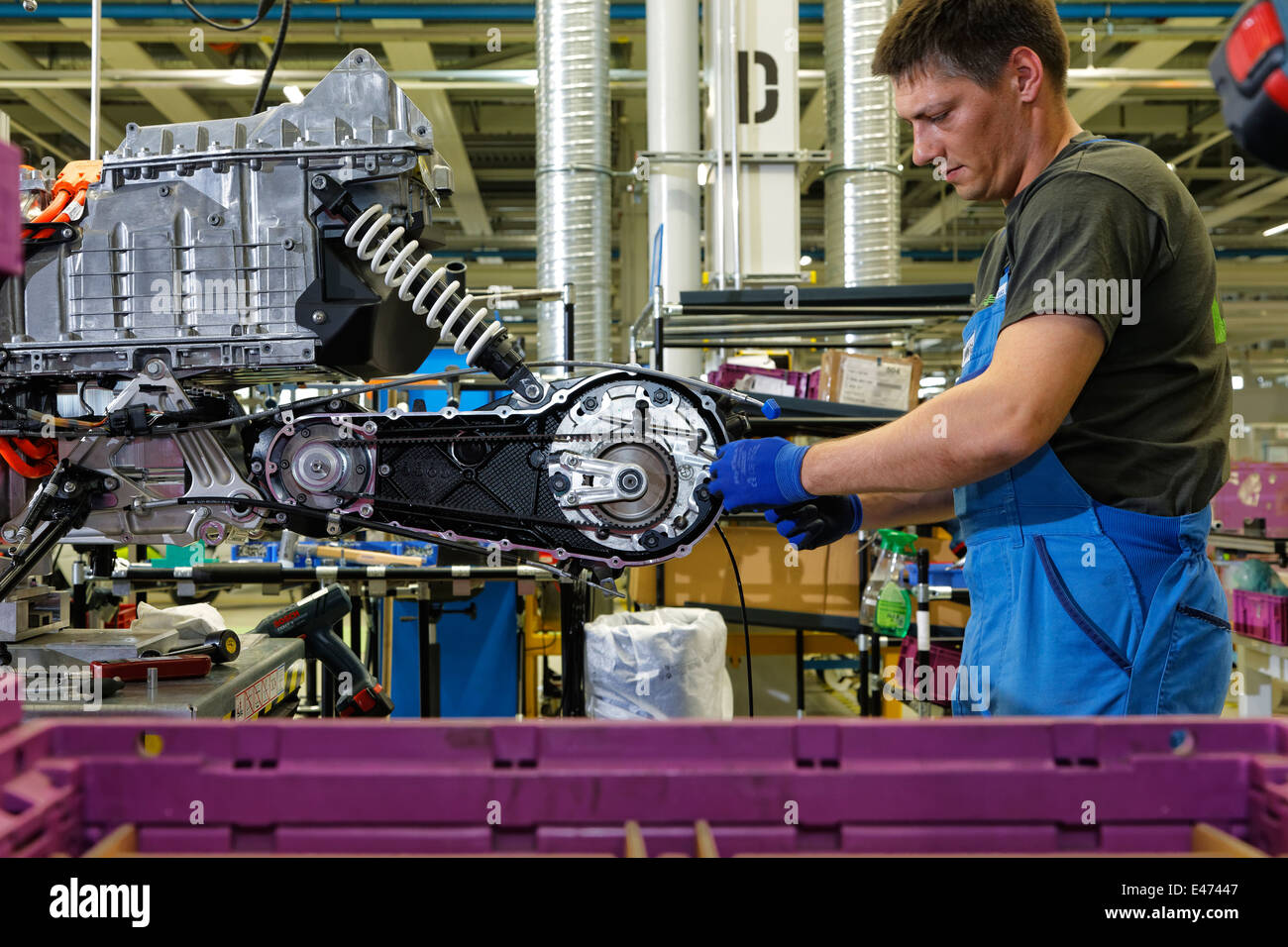 Berlin, Allemagne, employés dans la production de l'évolution de BMW C Banque D'Images
