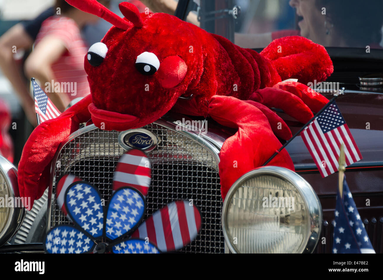 Bar Harbor, Maine, USA. Le 04 juillet, 2014. Independence Day Parade Bar Harbor Maine. Sur la photo : une voiture antique décoré pour l'indépendance Day Parade Crédit : Jennifer Booher/Alamy Live News Banque D'Images