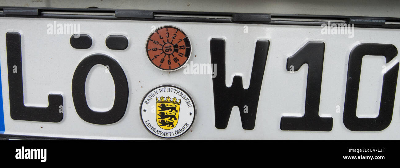 Schoenau, Allemagne. Le 04 juillet, 2014. Numéro d'enregistrement de la voiture 'LOE-W' est représenté dans la ville natale de l'entraîneur national allemand Joachim Loew de Schoenau, Allemagne, 04 juillet 2014. Photo : Patrick Seeger/dpa/Alamy Live News Banque D'Images