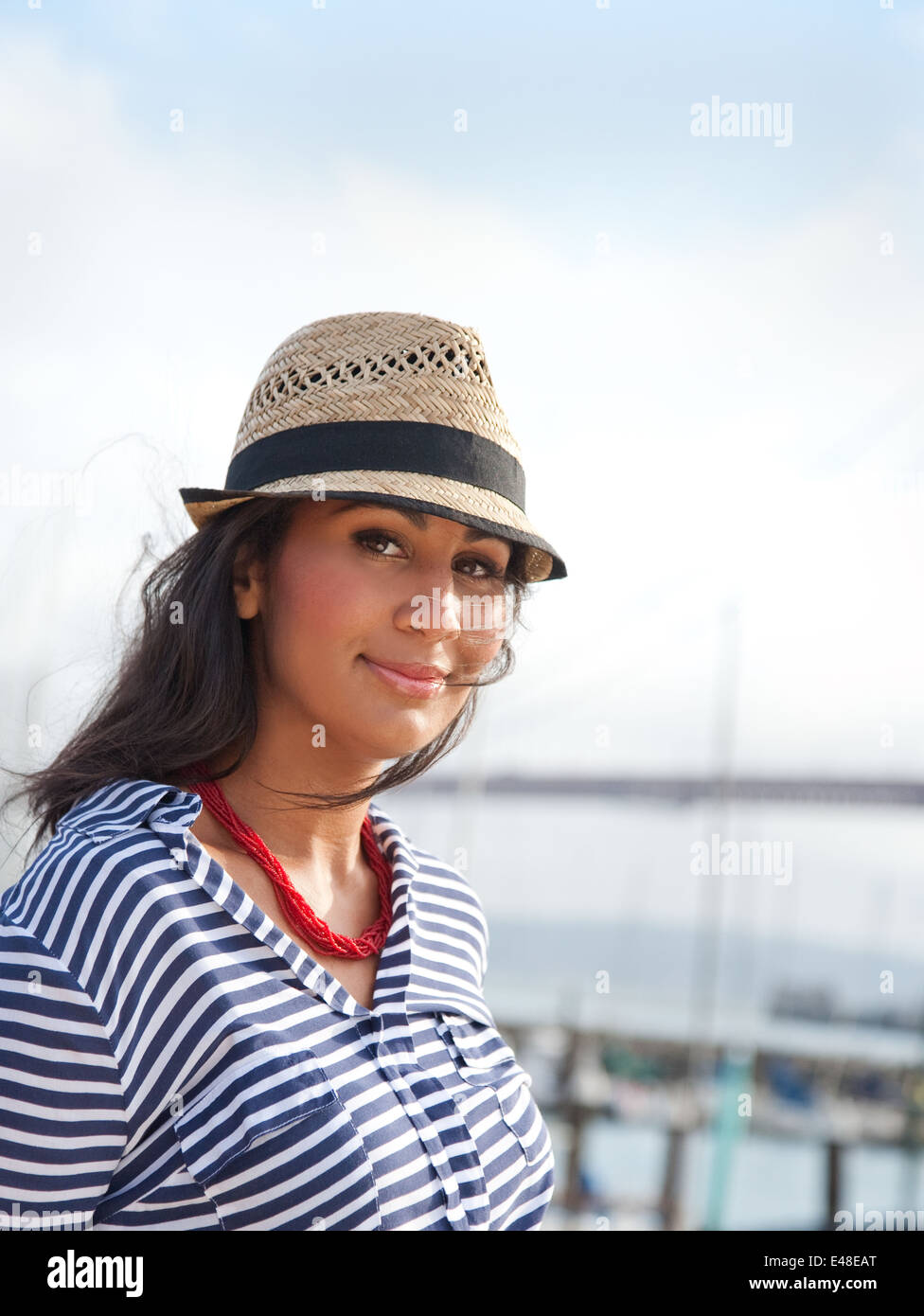 Portrait de jeune femme au chapeau Banque D'Images
