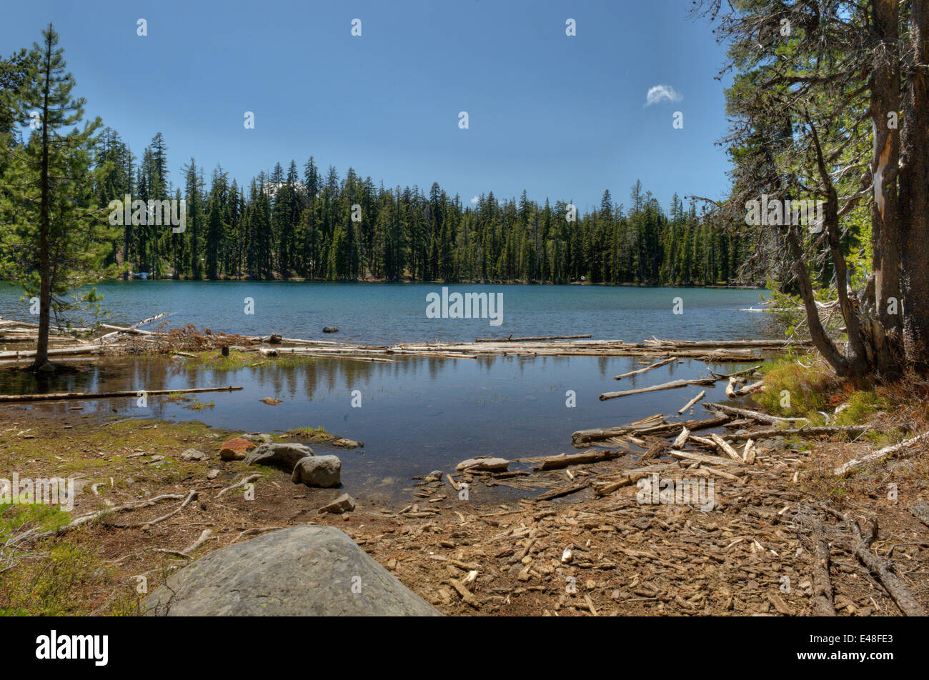 L'un des Twin Lakes céleste (l'une au sud) en Oregon's Sky Lakes Wilderness Banque D'Images