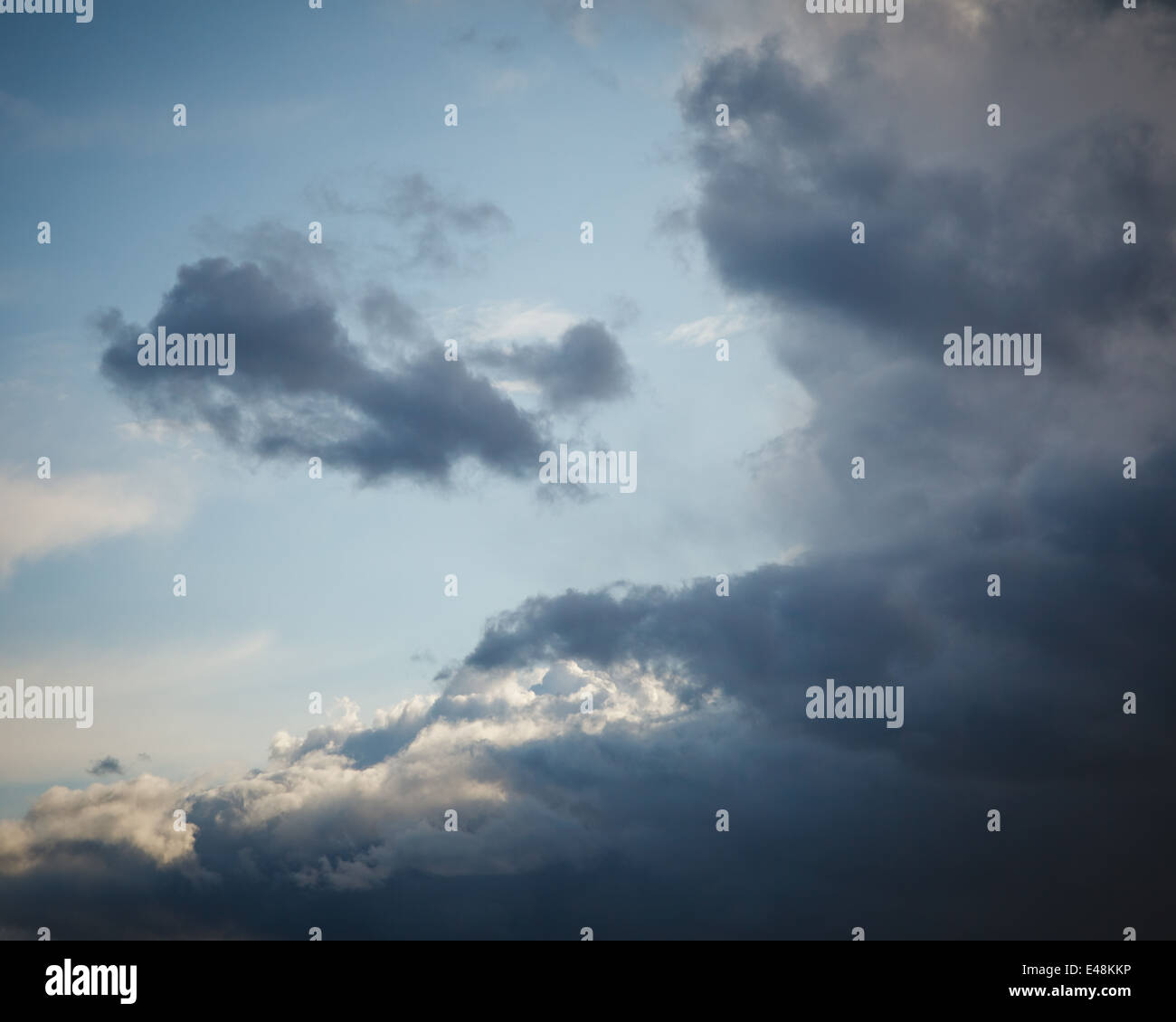 Contexte naturel : ciel d'orage Banque D'Images